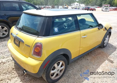 2008 Mini Cooper z USA, uszkodzony, nr VIN WMWMF33588TT62528